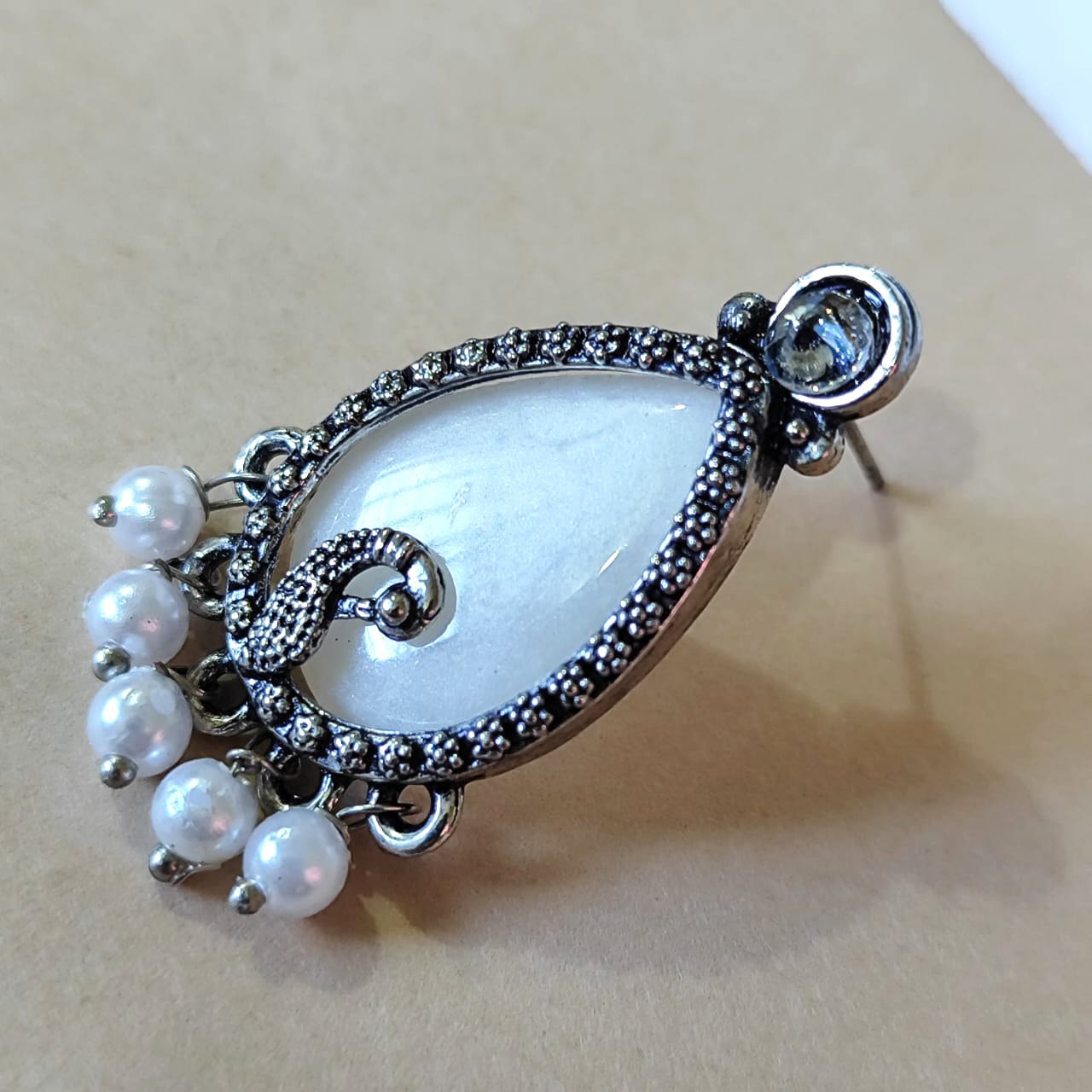 White Jolie Earrings